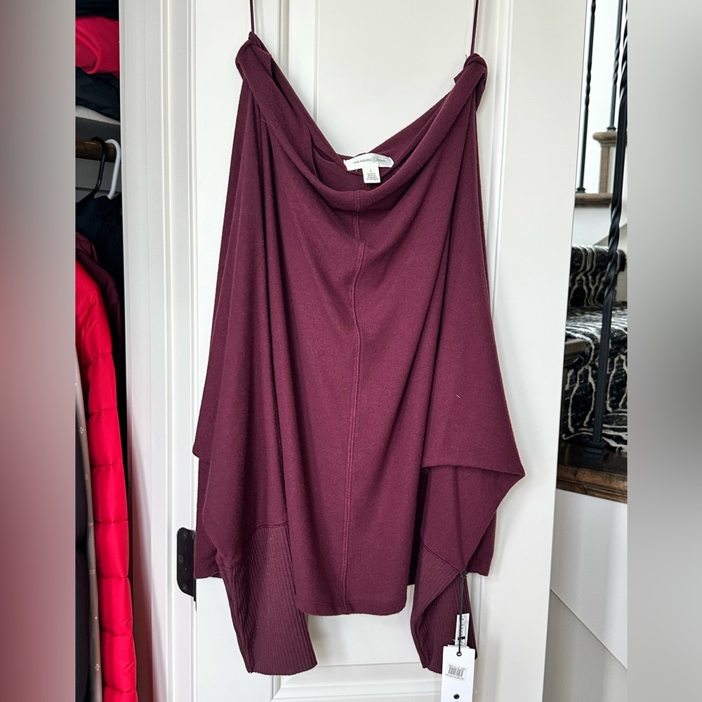 Brand new maroon off the shoulder light sweater. Treasure and Bond, size Large.